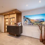 Konukevi Brixentalerhof 3*
